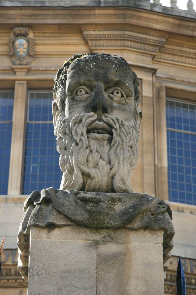 Statue of head in Oxford