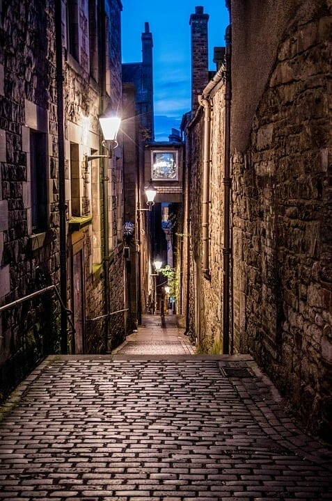 Edinburgh street at night with lamp