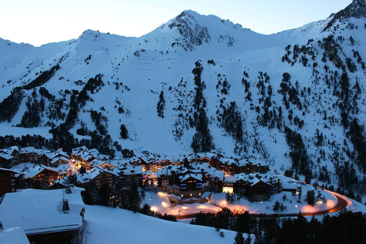 Les Arcs 1950 in the evening