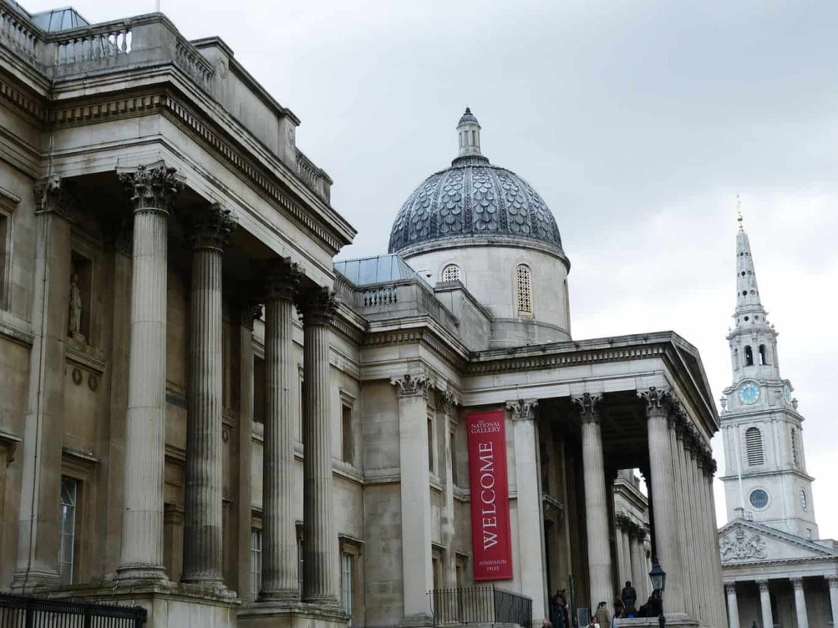 The National Gallery in London from the side
