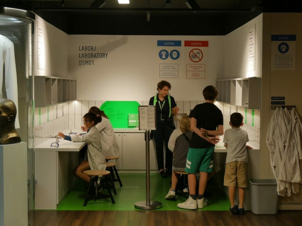 Kids in the laboratory at the German Spy Museum, Berlin