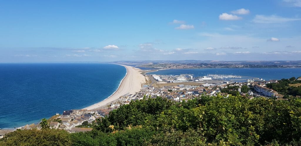 Chesil Beach: The beautiful West Country beach that's a ridiculous 18 miles  long - Somerset Live