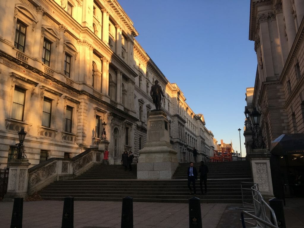 churchill tours in london