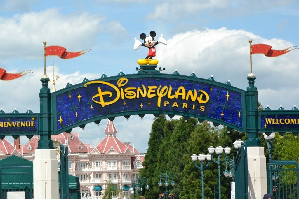 Entrance sign to Disneyland Paris