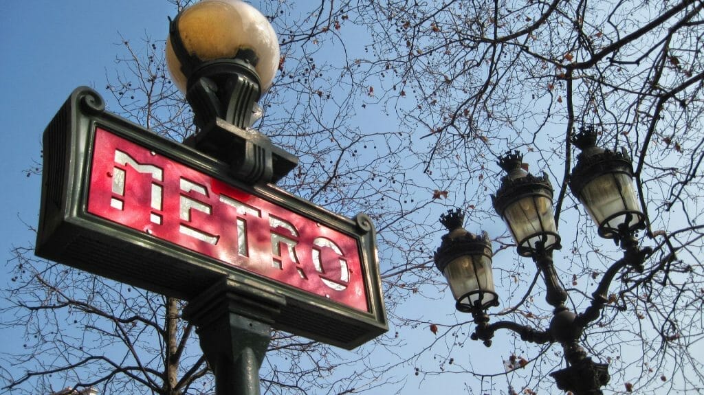 A metro sign in Paris