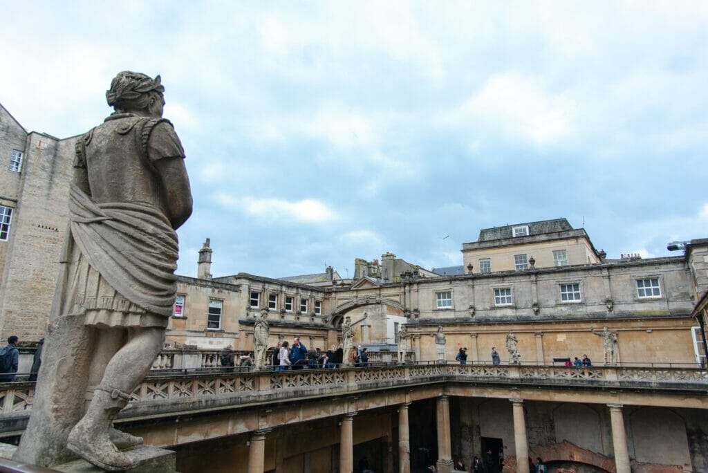 how to visit bath from london