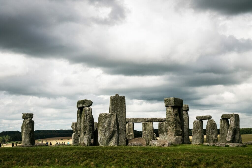 day trip from london to stonehenge