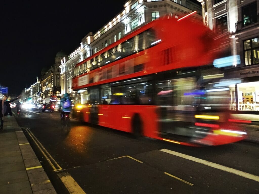 travel by bus london