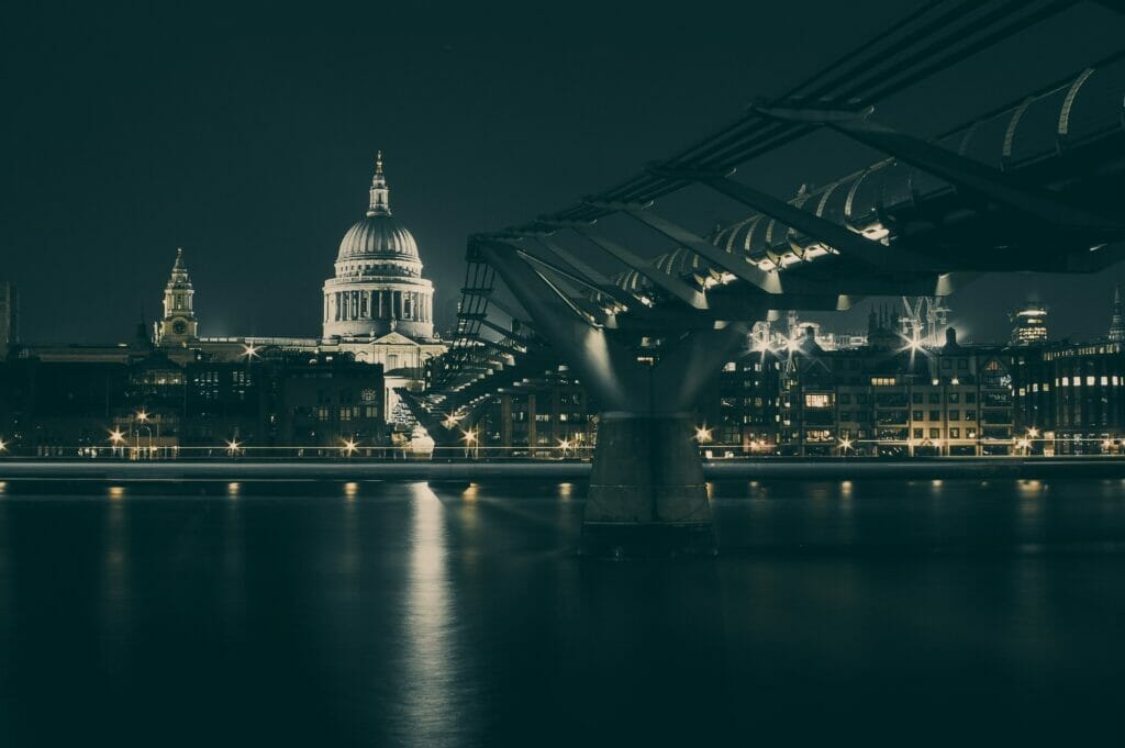 local tour guide london