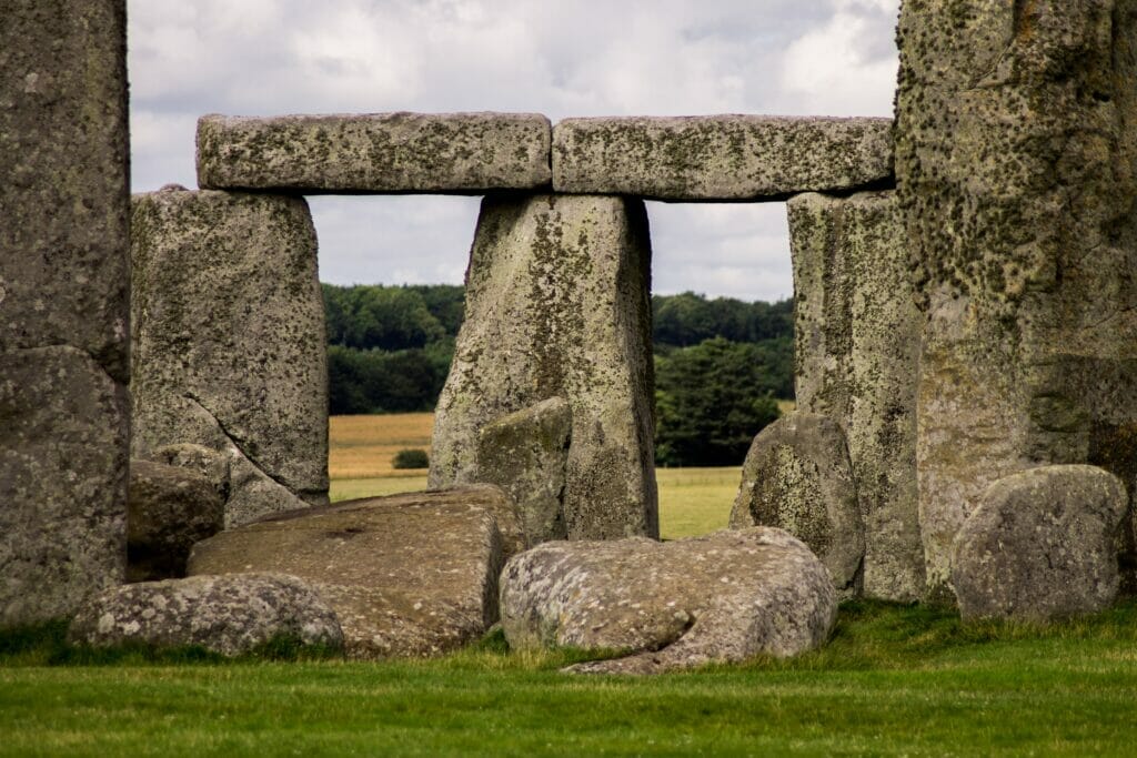 day trip from london to stonehenge