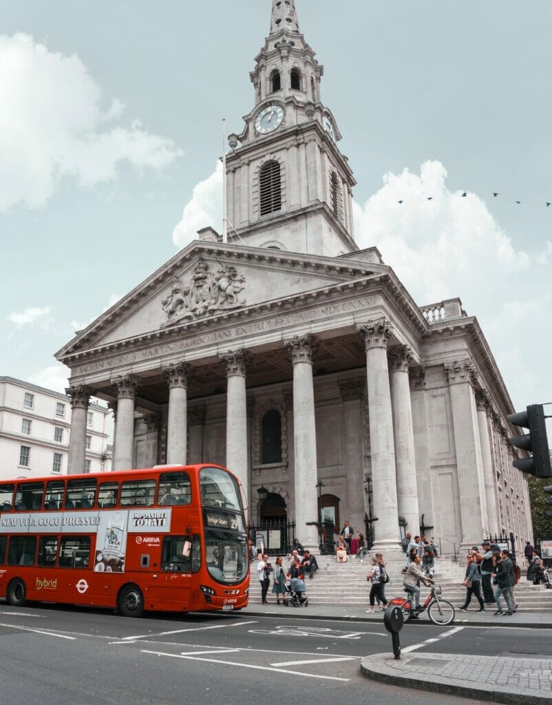 london bus tourist attractions