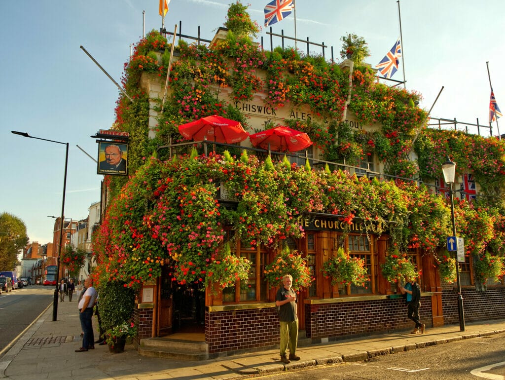 pub tour of london