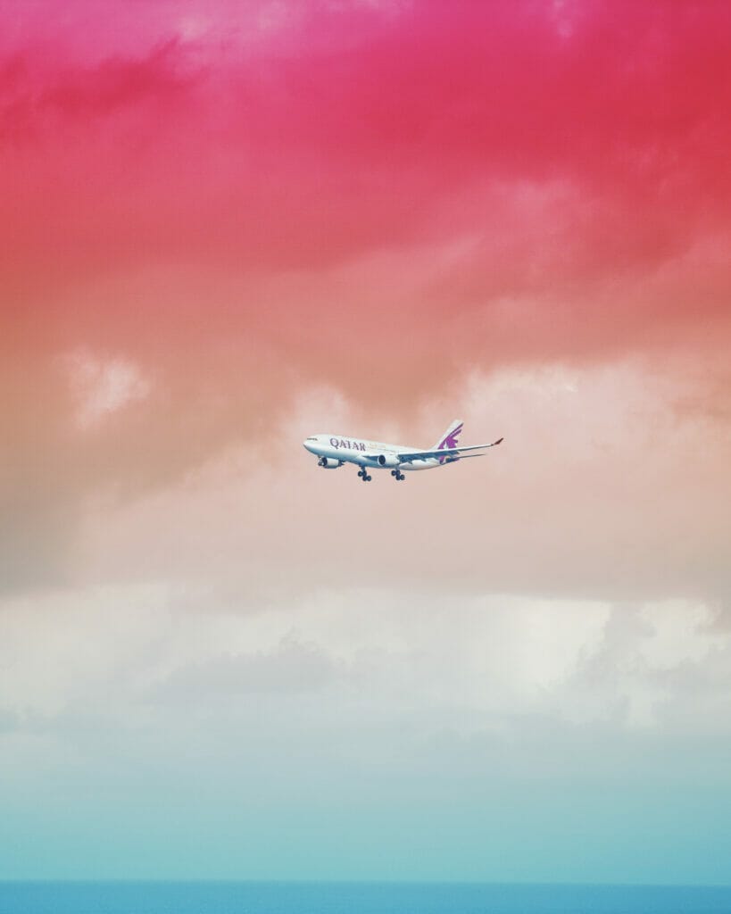qatar airplane flying in the sky