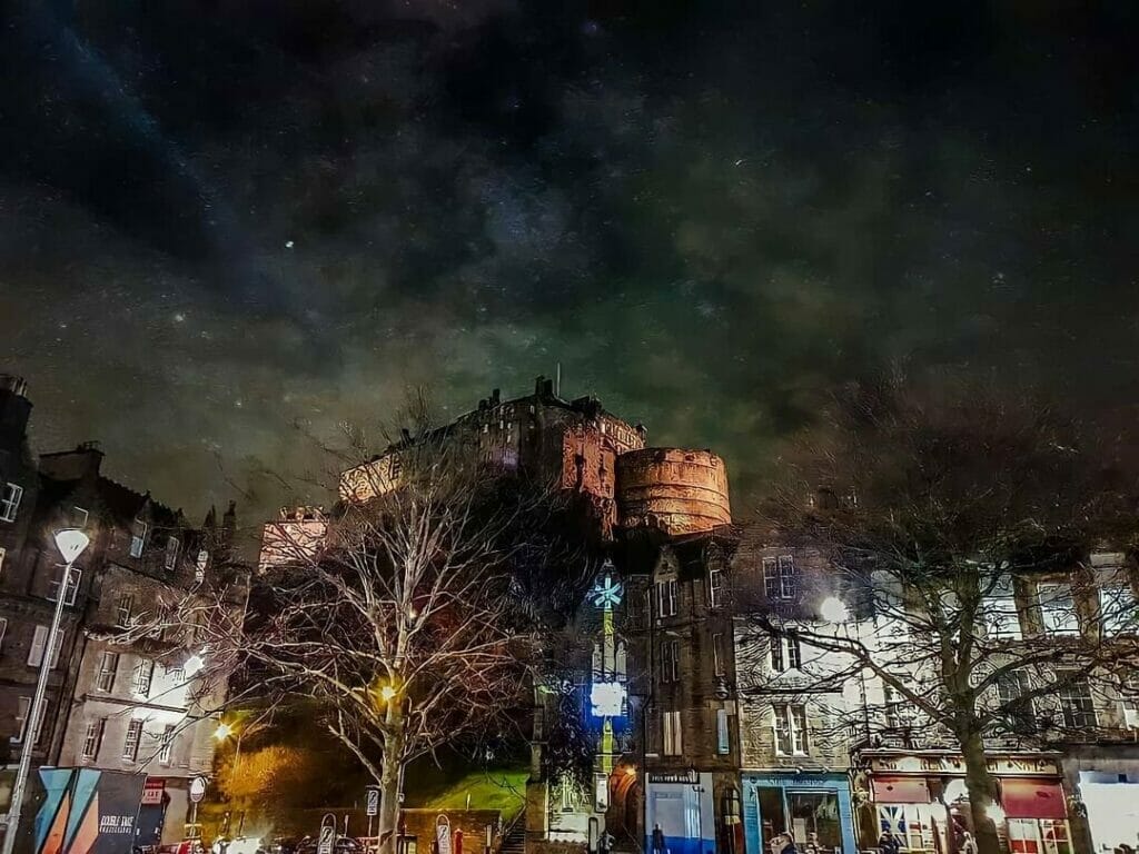 walking tour of edinburgh