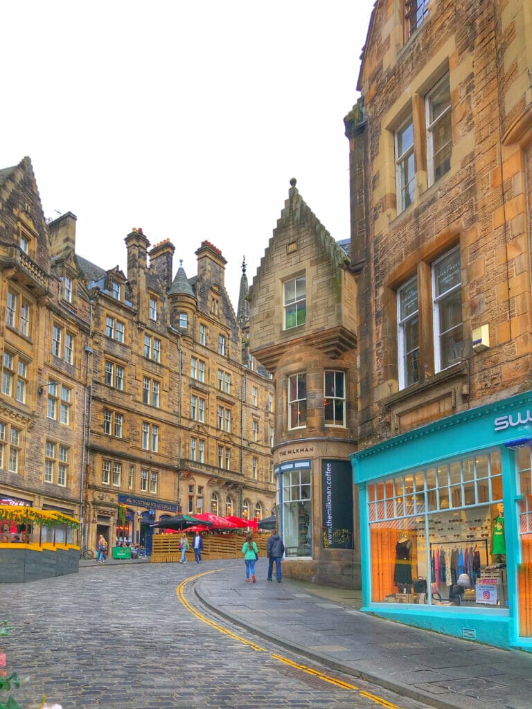 walking tours in edinburgh