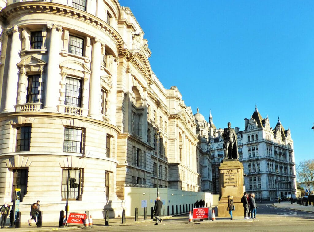 Horse Guards Avenue