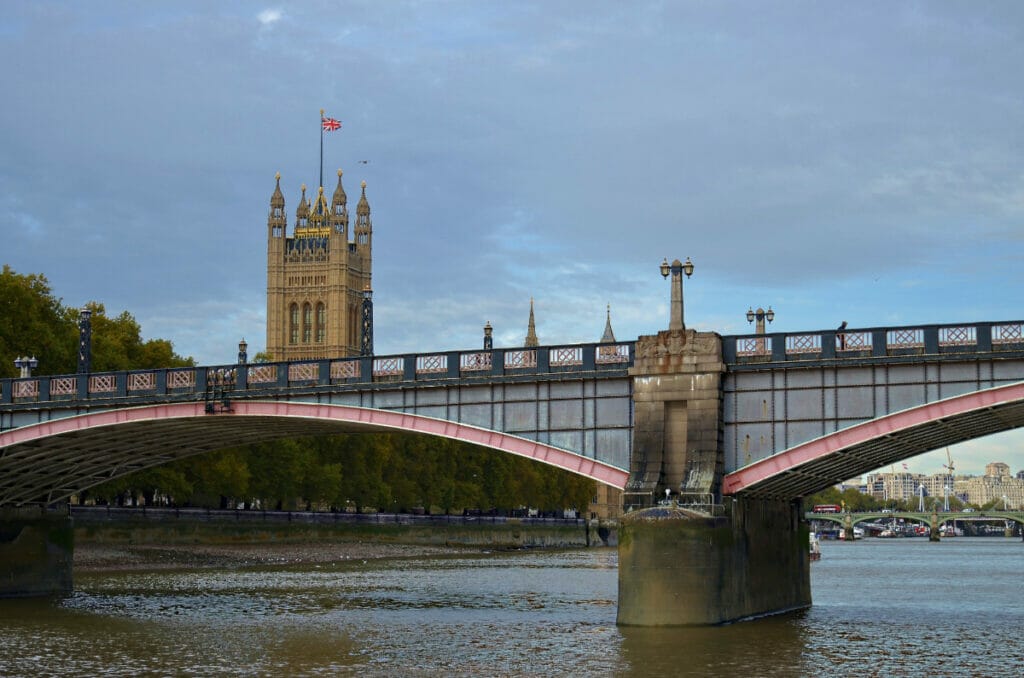 Lambeth Bridge