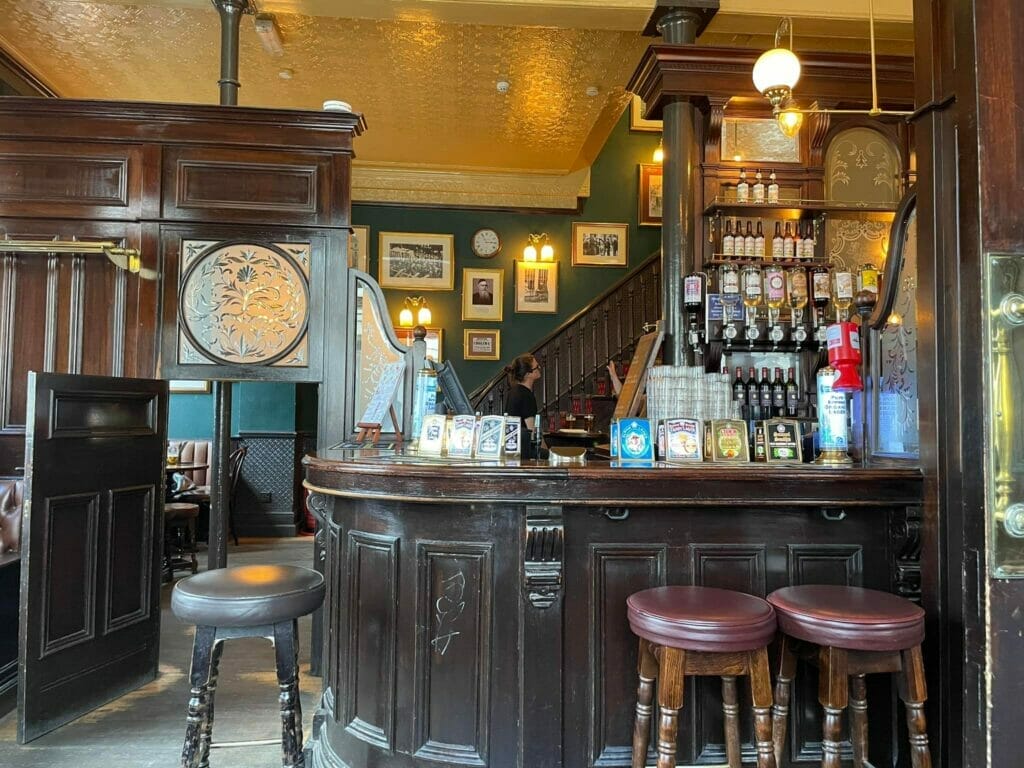 must visit london bars