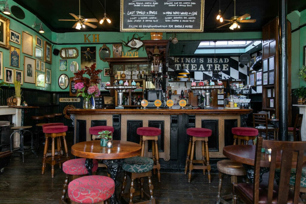 walking tour london pubs