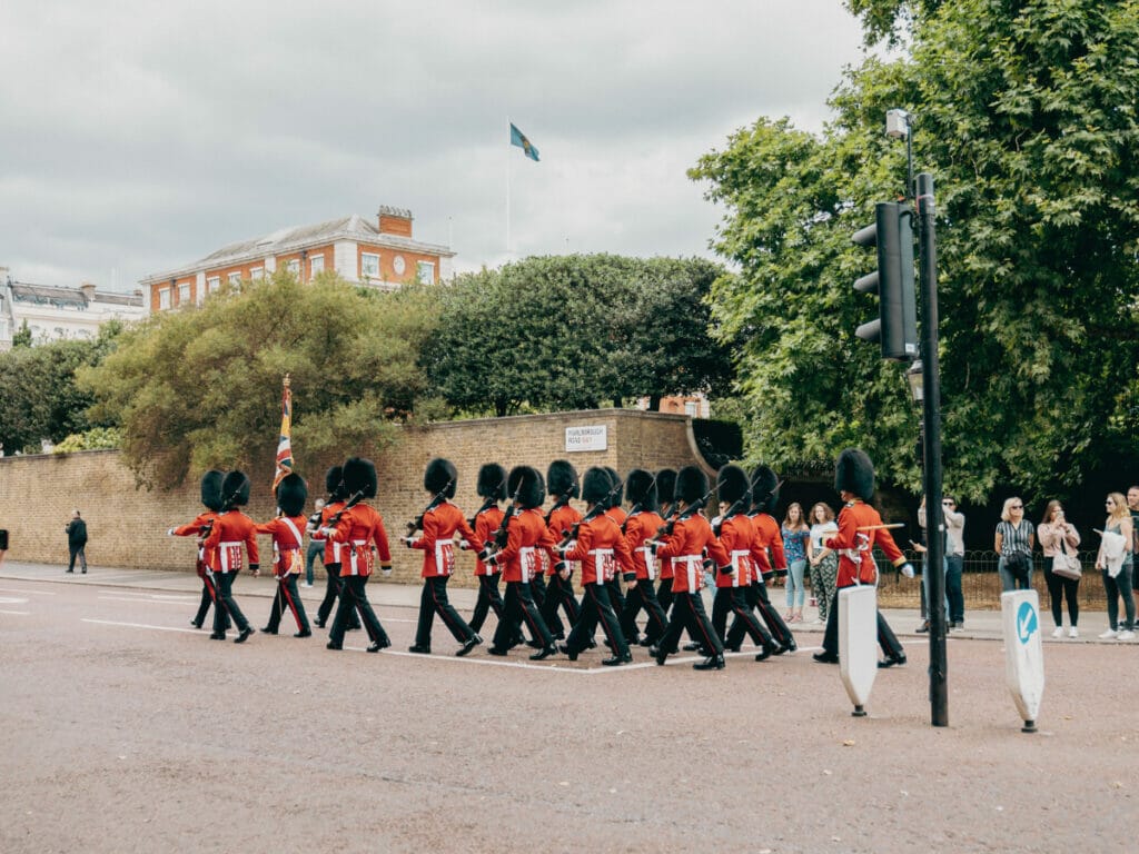 best changing of the guards tours in London