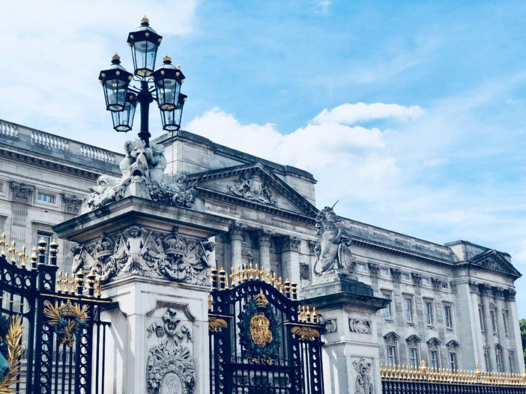 best changing of the guards tours in London