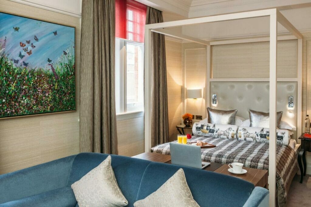 11 Cadogan Gardens