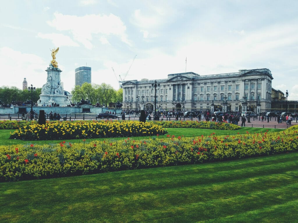 walking history tours of london