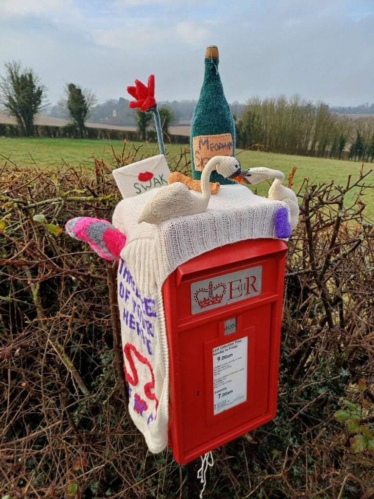 knitted postbox covers pattern